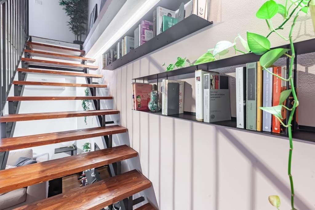 شقة Elegante Loft Su 2 Piani A 5 Minuti Da San Siro ميلان المظهر الخارجي الصورة